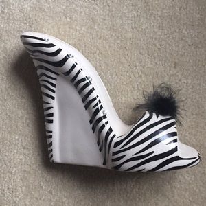 Zebra print Ceramic high heel bank